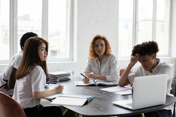 La Société Anonyme (SA) : Le Cadre Juridique Idéal pour les Grandes Entreprises
