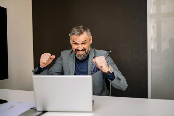 Pourquoi la Reconnaissance au Travail Booste Votre Productivité Professionnelle