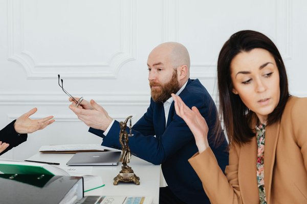 Marketing Direct Multicanal : Guide Ultime et Techniques Essentielles
